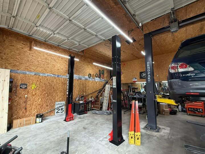 Olympic 2PCF-9 9,000 lb 2-Post Clear Floor Car Lift – Symmetric Arms, 2-Stage Adapters, 10-Year Warranty