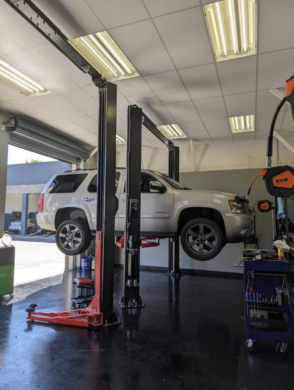 Olympic 2PCF-9 9,000 lb 2-Post Clear Floor Car Lift – Symmetric Arms, 2-Stage Adapters, 10-Year Warranty