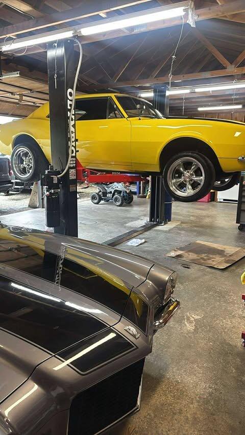Olympic 2PCF-9 9,000 lb 2-Post Clear Floor Car Lift – Symmetric Arms, 2-Stage Adapters, 10-Year Warranty