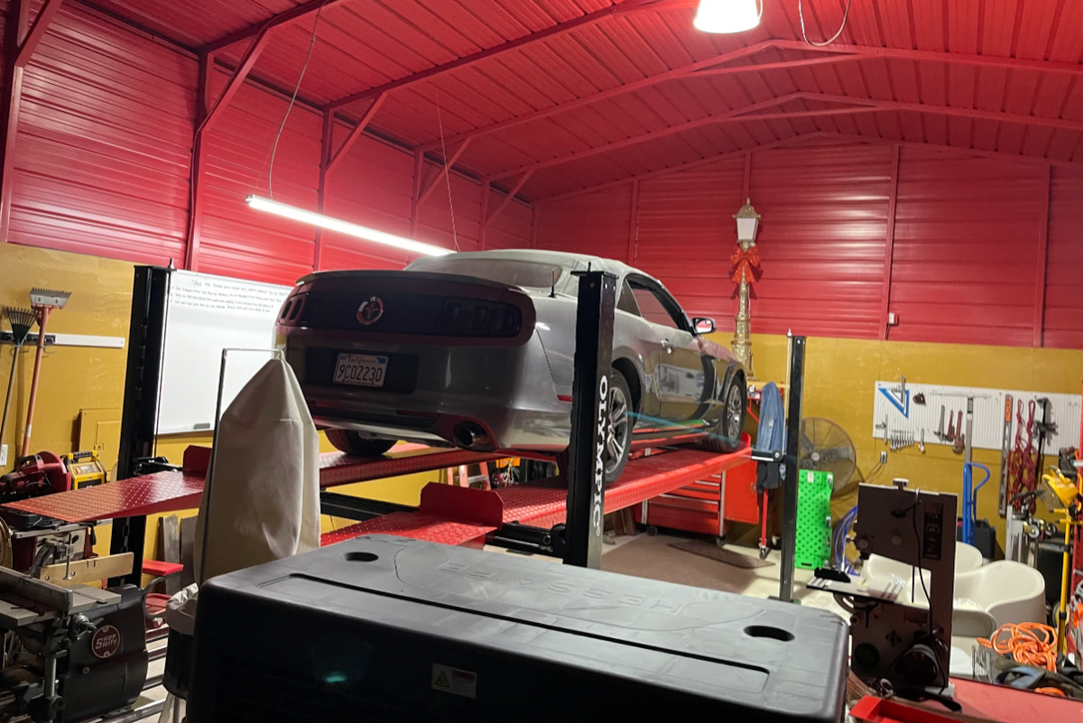 Olympic 4PML-9 9,000 lb Portable Car Storage & Maintenance Lift – 108″ W x 198″ L