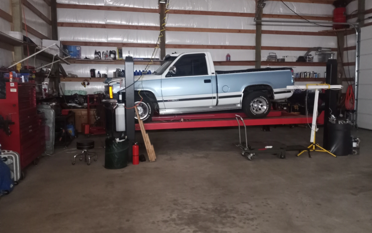 Olympic 4PML-9 9,000 lb Portable Car Storage & Maintenance Lift – 108″ W x 198″ L
