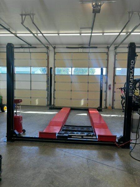 Olympic 4PXL-10B Bad Boy XL Portable 10,000 lb 4-Post Car Lift with Built-In 6,500 lb Scissor Jacks