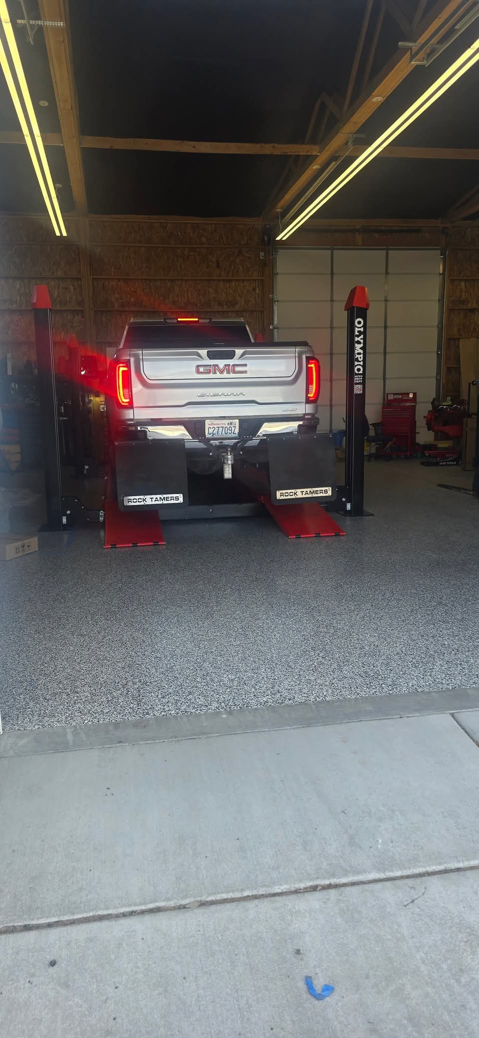 Model: 4PML-8A / 8,000 lb. Gold Series Portable Vehicle Storage Lift / Caster Arms / Drip Trays / Tool Tray / 10-Year Warranty / 108″ W X 198″ L