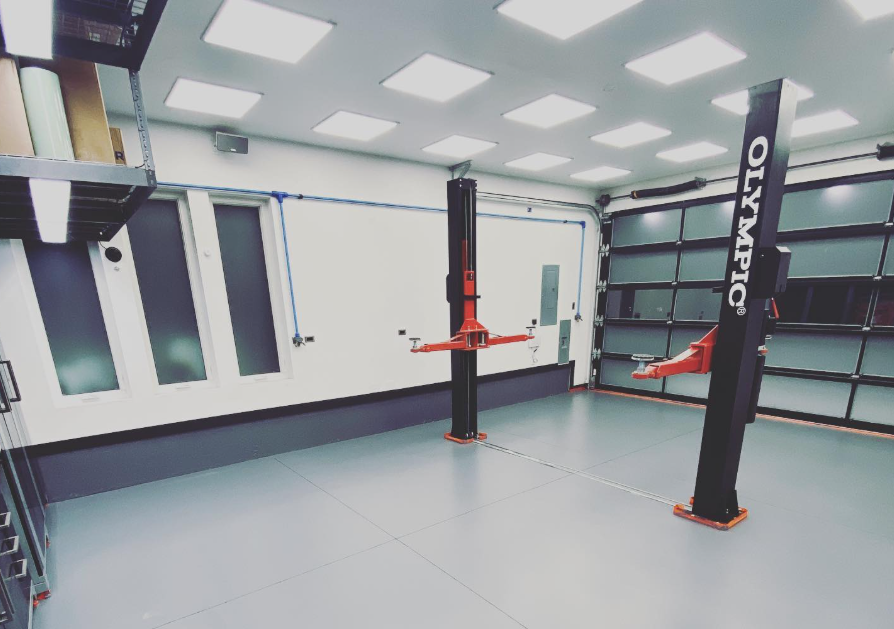Model: Olympic 2PBPXW-10 / 10,000‐lb. / Extra Wide Base Plate 2-Post Lift / Single Point Lock Release / 3-Stage Arms / 3-Stage Foot Pads / 110″ H X 137″ W 10-Year Warranty / SHIPS FREE!